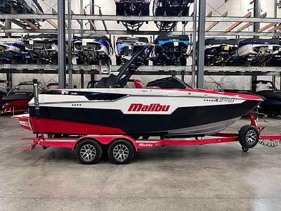 BOATZON | Malibu Boats M220 2021