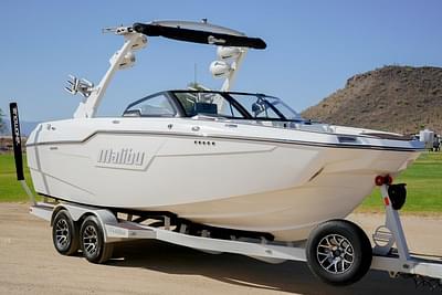 BOATZON | Malibu Boats M220 2022 BOATZON | Malibu Boats M220 2022