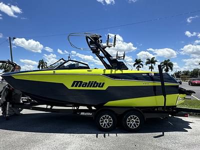 BOATZON | Malibu Boats M220 2023