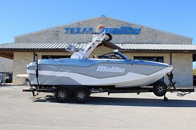 BOATZON | Malibu Boats M230 2025