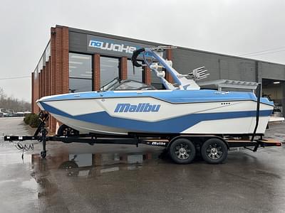 BOATZON | Malibu Boats M230 2025