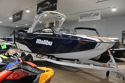 BOATZON | Malibu Boats M230 2025