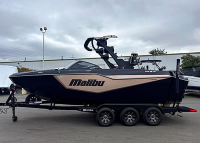 BOATZON | Malibu Boats M230 2025 BOATZON | Malibu Boats M230 2025