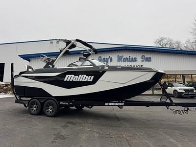 BOATZON | Malibu Boats M230 2025