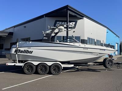 BOATZON | Malibu Boats M235 2018