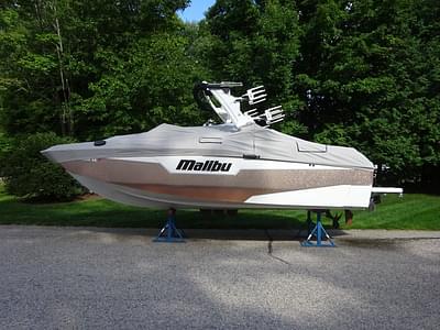 BOATZON | Malibu Boats M240 2020