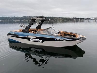 BOATZON | Malibu Boats M240 2022