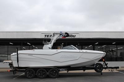 BOATZON | Malibu Boats M242 2025