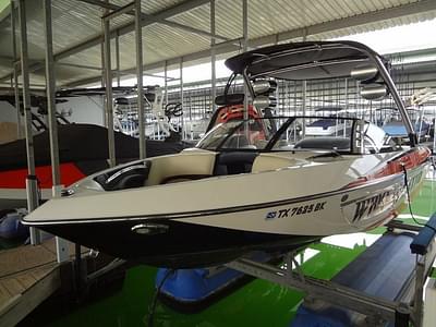 BOATZON | Malibu Boats VLX WAKESETTER 2010