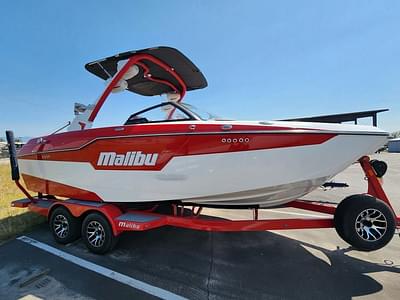 BOATZON | Malibu M220 2022