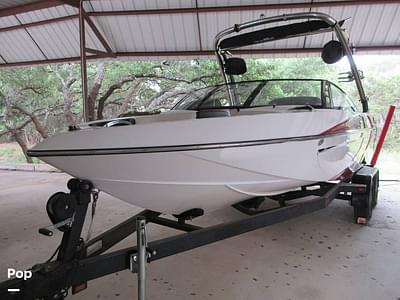 BOATZON | Malibu Wakesetter 21 VLX