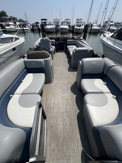 BOATZON | Manitou Aurora LE 2018