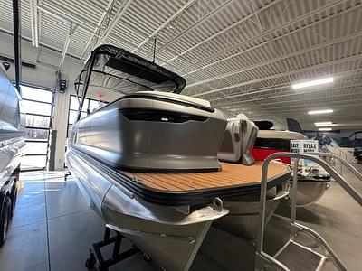 BOATZON | Manitou Explore 22 Max Navigator 2025