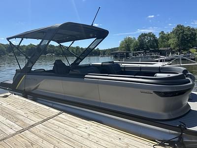 BOATZON | Manitou Explore 24 Max Switchback VToon 2024