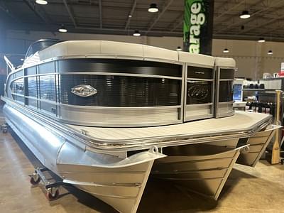 BOATZON | Manitou LX 23 Rear Facing XTreme Windshield RFXW Single Engine VToon 2024