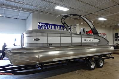 BOATZON | Manitou LX 25 Rear Facing XTreme Windshield RFXW Single Engine VToon 2024