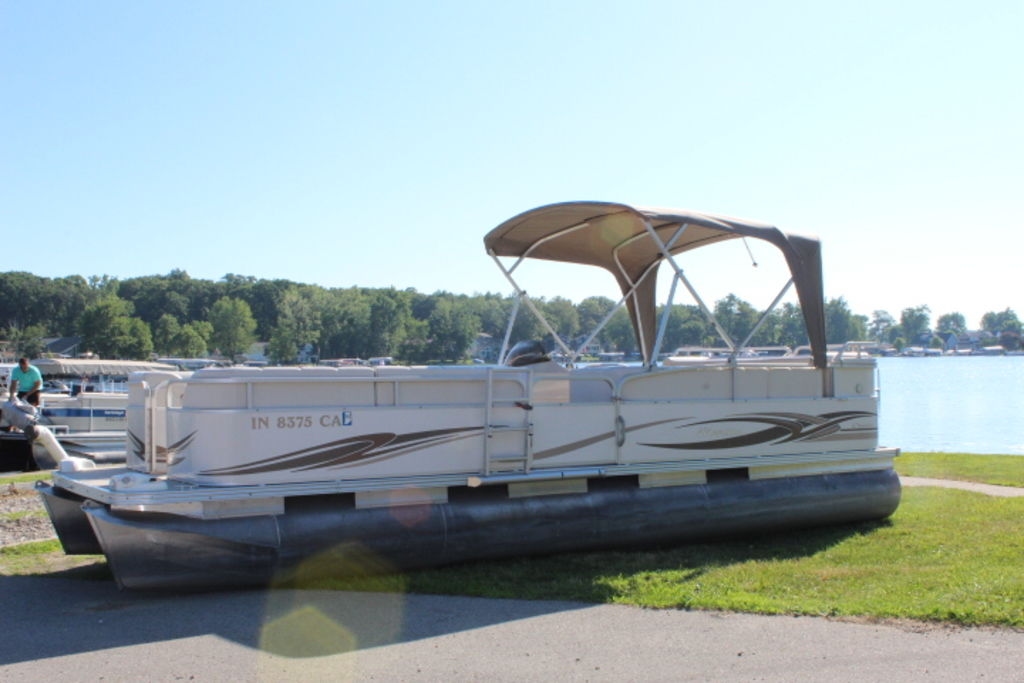 2004 Manitou mb 2423 sd - Sold Boat