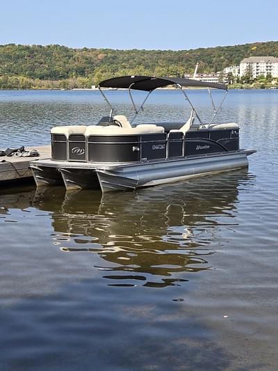 BOATZON | MANITOU PONTOON BOAT 23 Oasis RF 2017