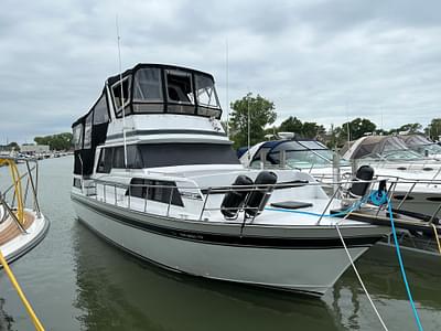 BOATZON | 1986 Marinette 39 Double Cabin