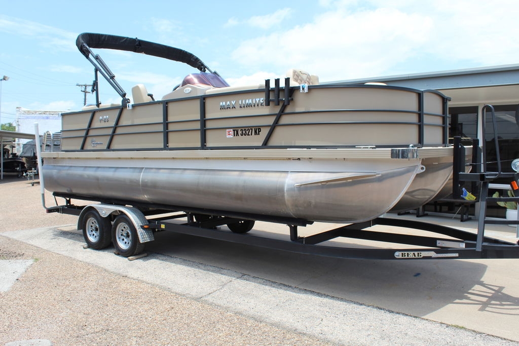 2022 MASSIMO P23 TRITOON - Sold Boat