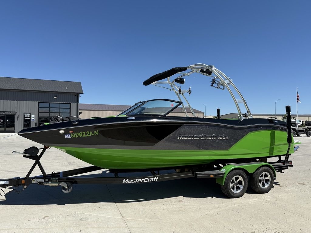 2017 MasterCraft NXT 22 - Sold Boat