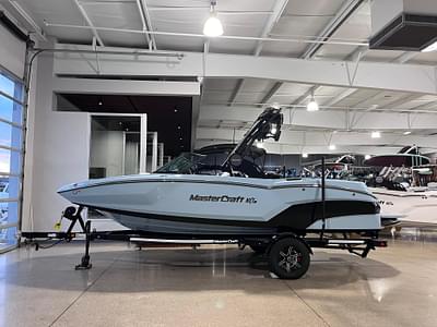 BOATZON | MasterCraft NXT20 2025