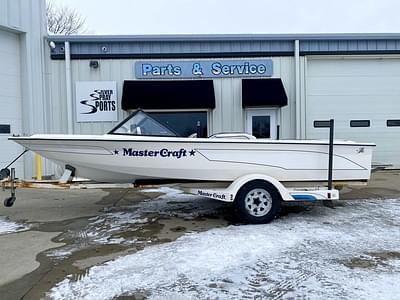 BOATZON | Mastercraft Ski Boat 1986