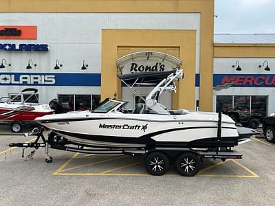 BOATZON | MasterCraft X10 2017