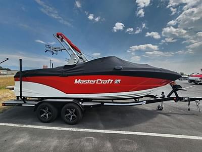 BOATZON | MasterCraft XT21 2020