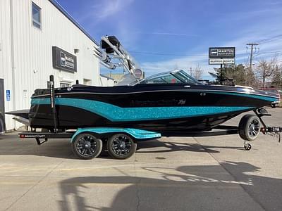 BOATZON | MasterCraft XT22 2018