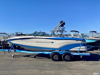 BOATZON | 2018 MasterCraft XT22