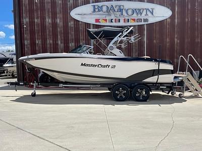 BOATZON | 2020 MasterCraft XT22