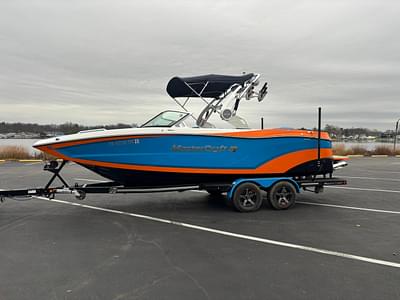 BOATZON | MasterCraft XT22 2020