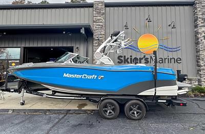 BOATZON | 2021 MasterCraft XT22