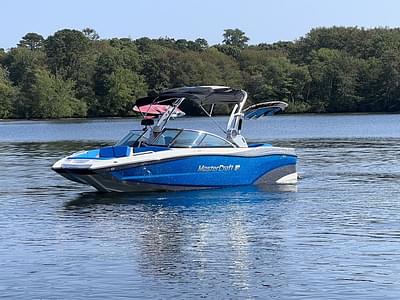 BOATZON | MasterCraft XT22 2021