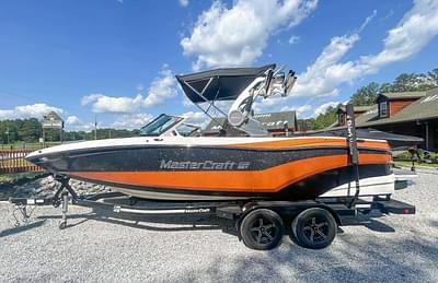 BOATZON | MasterCraft XT22 2021