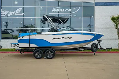 BOATZON | Mastercraft XT22 2023