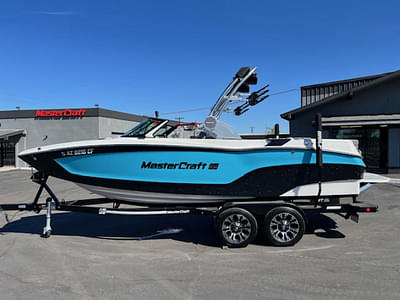 BOATZON | MasterCraft XT22 2023