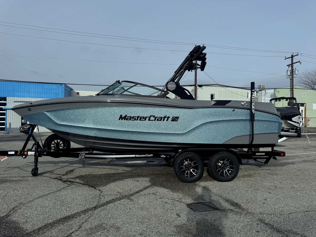 2025 MasterCraft XT22 - Sold Boat