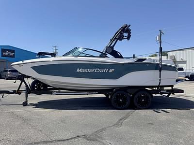 BOATZON | MasterCraft XT22 2025