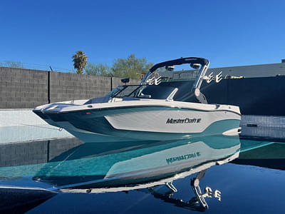 BOATZON | MasterCraft XT22 2025