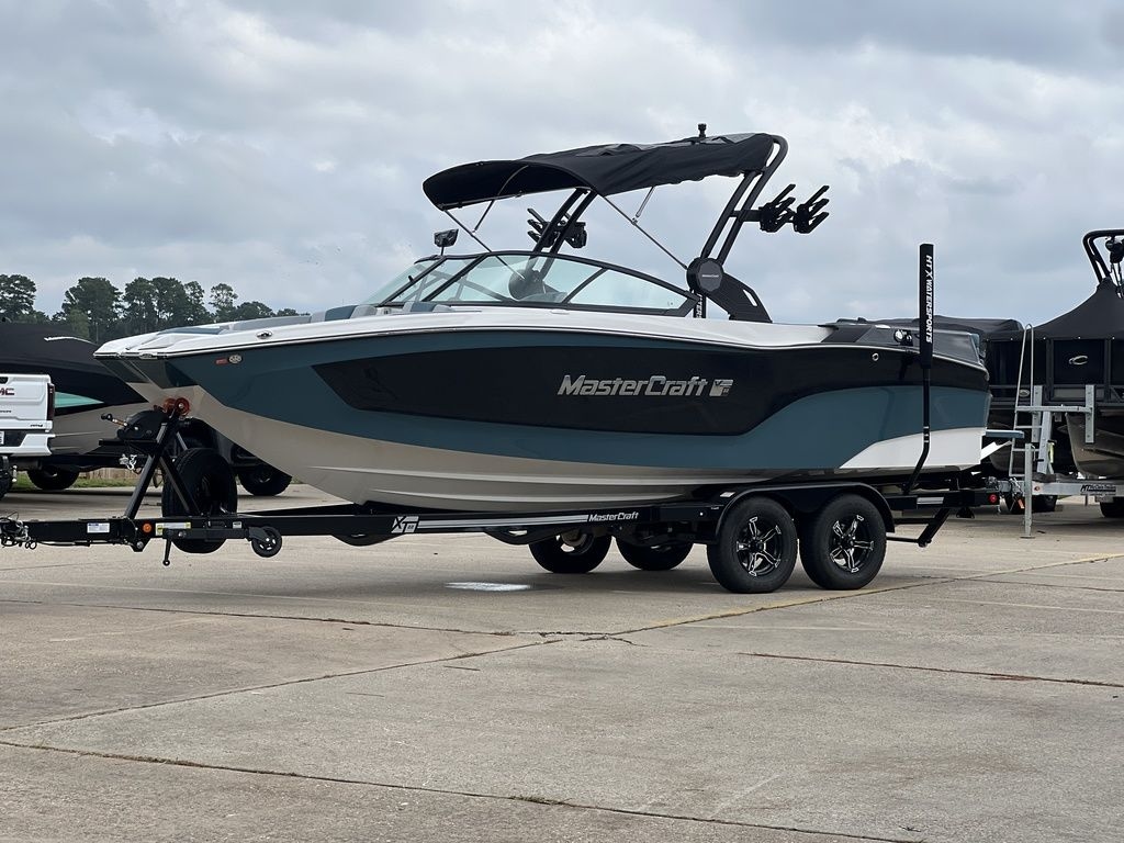 2025 MasterCraft XT22 - Sold Boat
