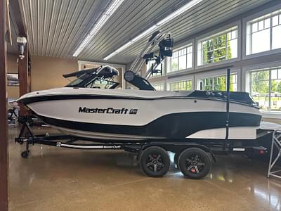 BOATZON | MasterCraft XT22 T 2024 BOATZON | MasterCraft XT22 T 2024