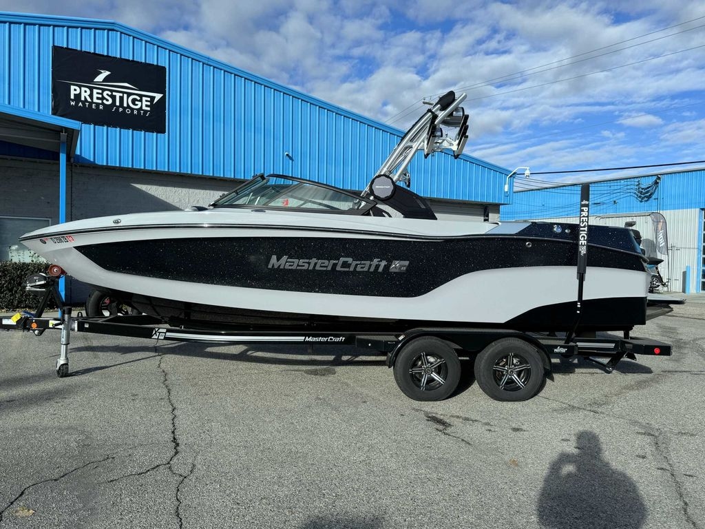 2022 MasterCraft XT23 - Sold Boat