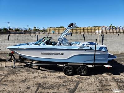 BOATZON | MasterCraft XT23 2023