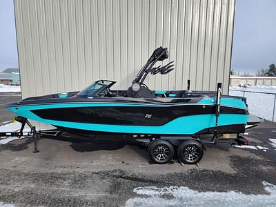 BOATZON | MasterCraft XT24 2025