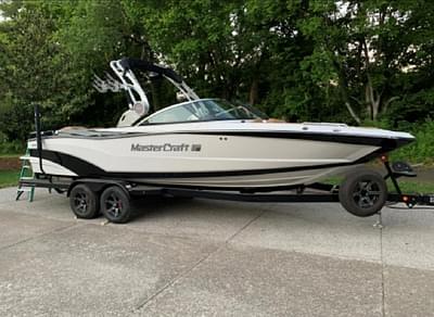 BOATZON | MasterCraft XT25 2020 BOATZON | MasterCraft XT25 2020