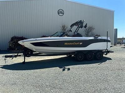 BOATZON | MasterCraft XT25 2024