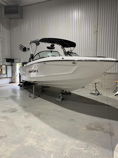 BOATZON | MasterCraft XT25 2024