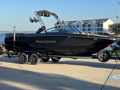 BOATZON | MasterCraft XT25 2024